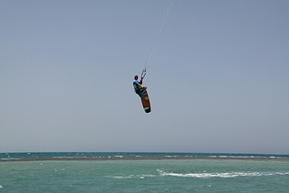 Kitesurfen lernen, Kiteschule