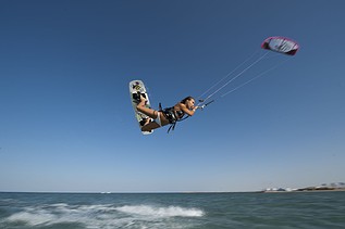 Kitesurfen lernen, Kiteschule